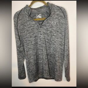 Under Armour women’s heathered gray dri-fit quarter zip sweatshirt size medium